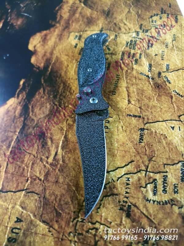 Avengers button Knife