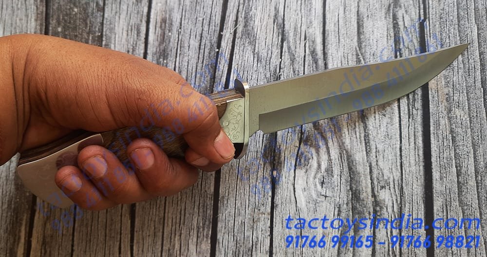 Columbia XF66 Classical Vintage desing full tang knife blade / 330c tempered Knife / Engraved Stainless Steel And Hardwood handle Survival knife Tactoys India