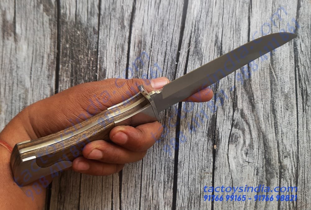 Columbia XF66 Classical Vintage desing full tang knife blade / 330c tempered Knife / Engraved Stainless Steel And Hardwood handle Survival knife Tactoys India
