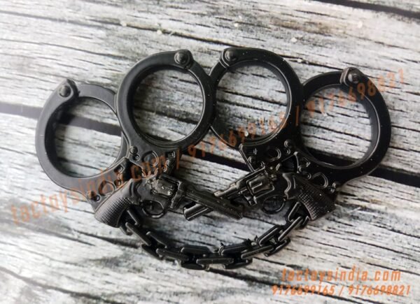 Antique-Hand-Cuffs-and-Revolver-Black-Colour-Thick-Metal-knuckleduster-Safety-Punch-Tactical-Self-defen