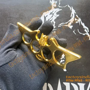Batarangwideflip-ableknucklepunchwithspikes - Batarang wide flip able knuckle punch with spikes 4